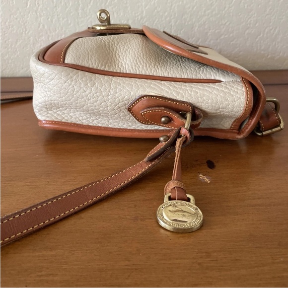 Vtg. Dooney & Bourke Surrey Satchel Crossbody Leather Pebble Grain Cream/Cognac - Picture 5 of 16